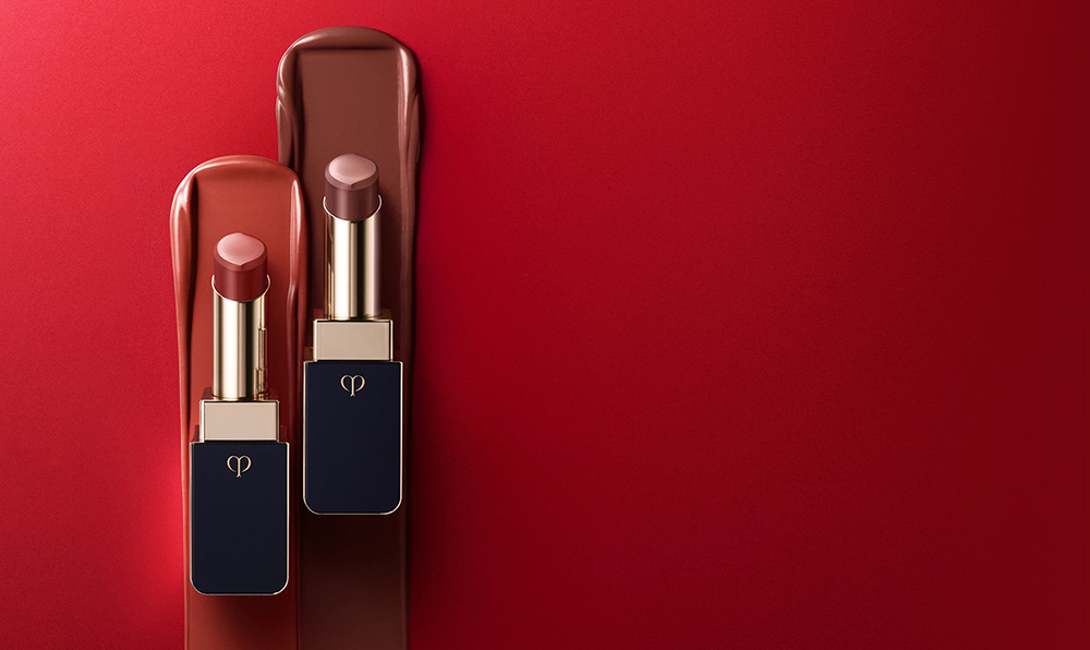 �ґ�ȐF�ʂƋP�����A���ł��O�ɓZ�킹�āB