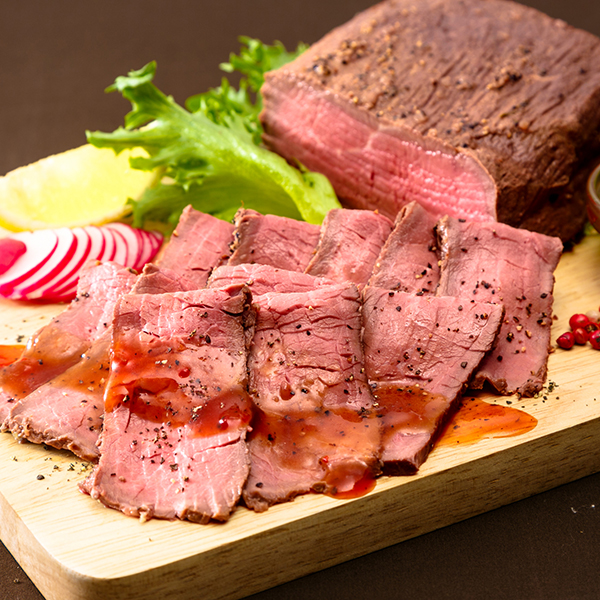 ◇坂井宏行監修 〈ラ・ロシェル〉こだわりのローストビーフと特製ガーリックペッパーソース*