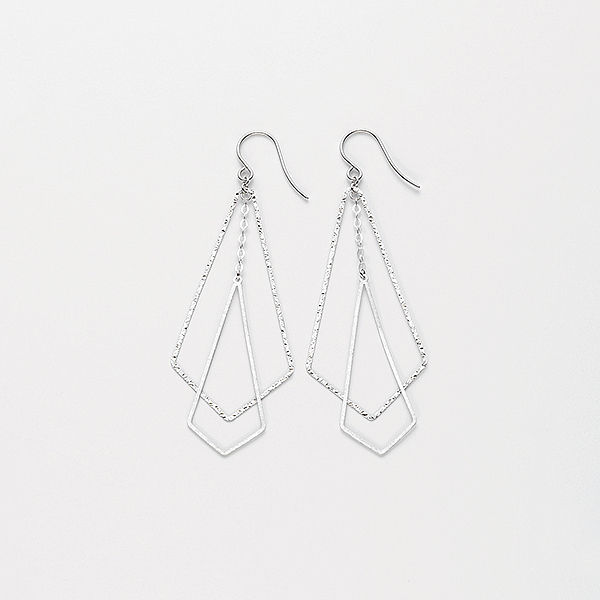 qŊ㍁rK18WGAJsAXEXCO