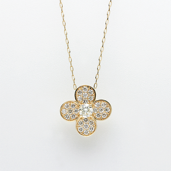 〈芝翫香〉K18ダイヤモンドペンダント・クローバー