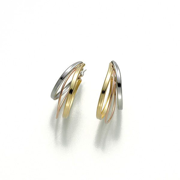 〈芝翫香〉Pt/K18スリーカラーフープピアス