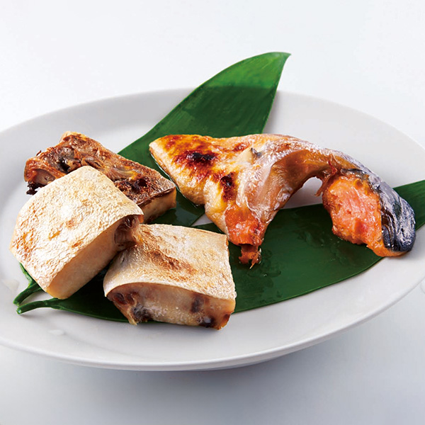 194.◇紅さけカマ・ぶりカマ塩焼セット