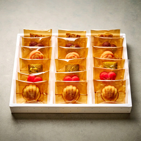 �q�|�A�[���r�v�e�B�E�A���W��trois