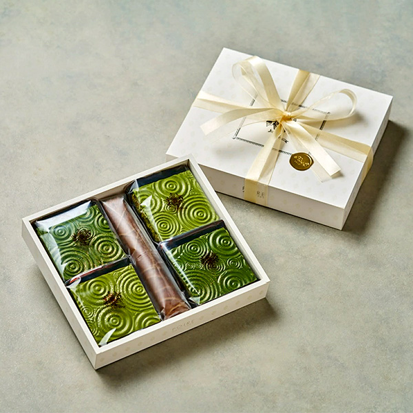 �q�|�A�[���r������