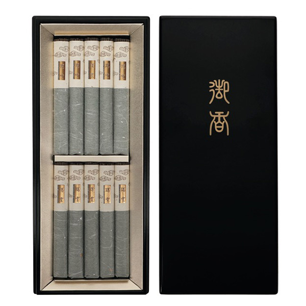 ���{���� ���� ���_