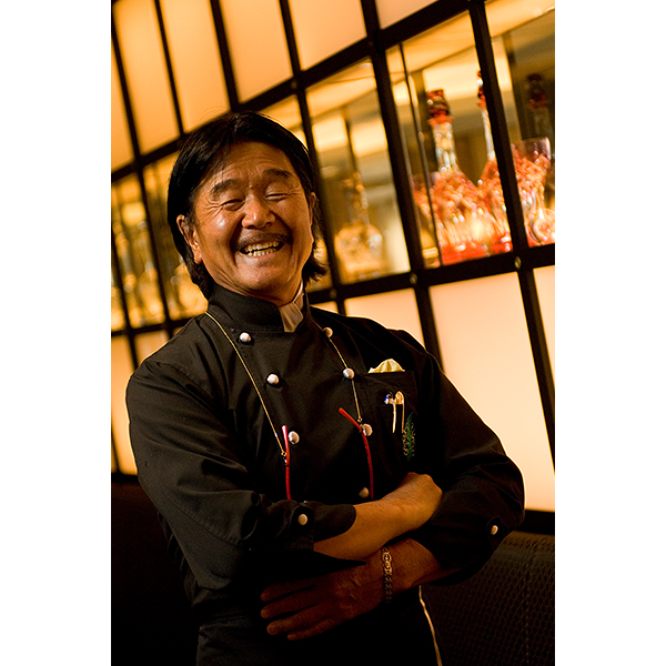 ◇坂井宏行監修 〈ラ・ロシェル〉こだわりのローストビーフと特製ガーリックペッパーソース*