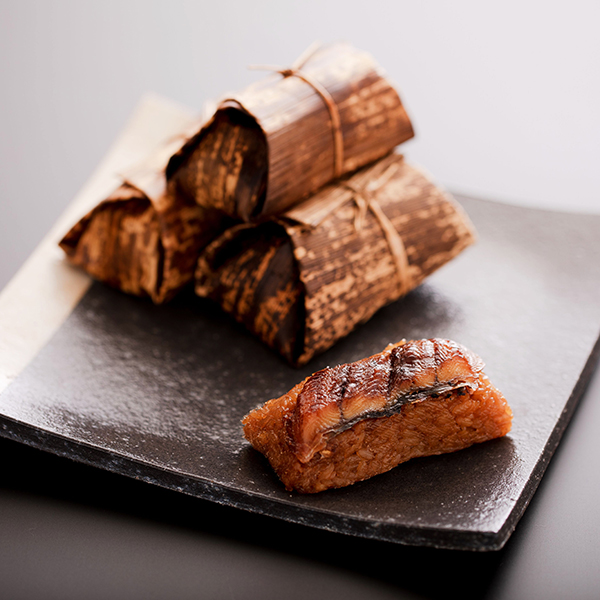 ÓX戵iqߍ]Á^FrȂя UM-40