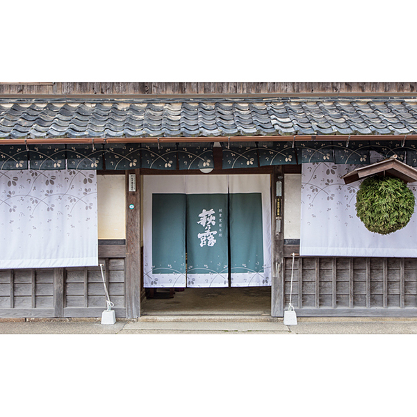 草津店取扱い商品〈地酒福井弥平商店〉萩乃露 純米大吟醸 黒ラベル 1800ml