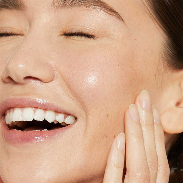 〈ダーマロジカ〉バイオルミンCセラム