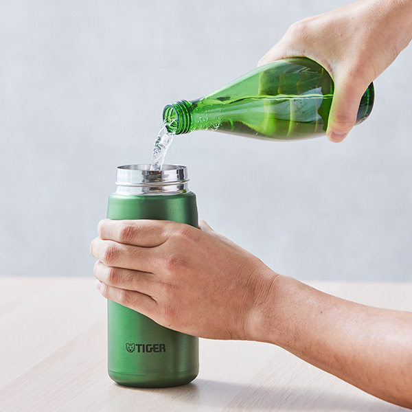 �q�^�C�K�[�r�^��f�M�Y�_�{�g�� 0.5L