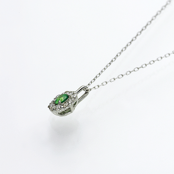 〈芝翫香〉Ptダイヤ入デマントイドガーネットペンダント