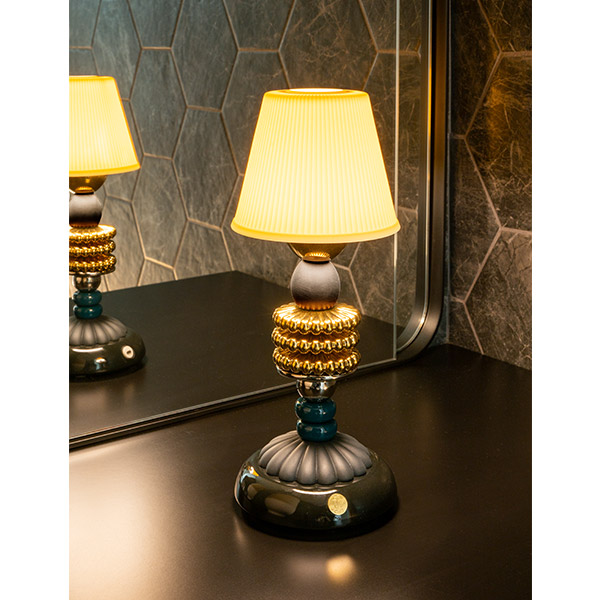 〈リヤドロ〉Firefly Lamp by Olga Hanono