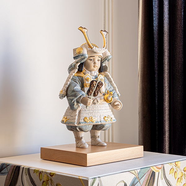 �q�����h���r�ᕐ�ҁi�����ЊZ�j�y�܌��l�`�z�y���������z