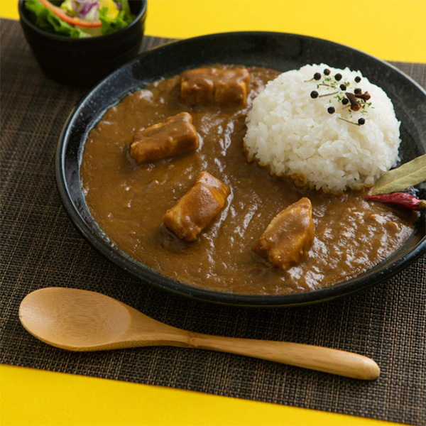 奈良店取扱い商品〈irodori kintetsu〉ヤマトポークがごろごろ入った贅沢なカレー