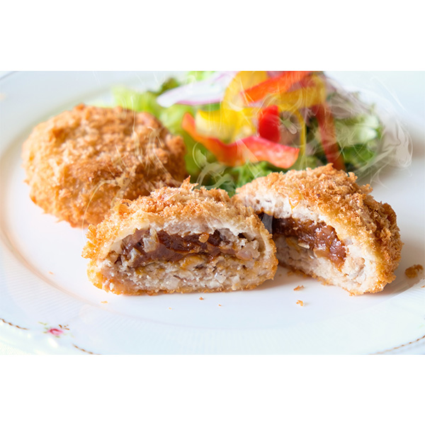 79.◇黄木のデミグラスソース入りメンチカツ