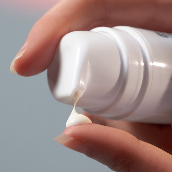 〈ダーマロジカ〉ダイナミック スキン R SPF50