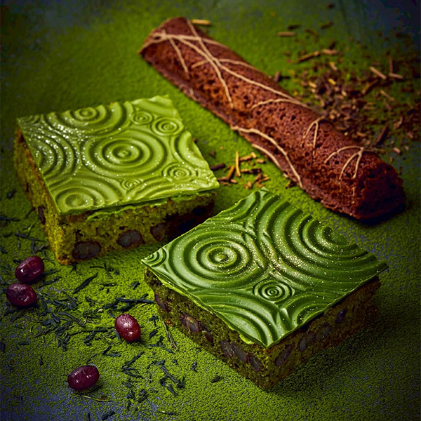 �q�|�A�[���r������