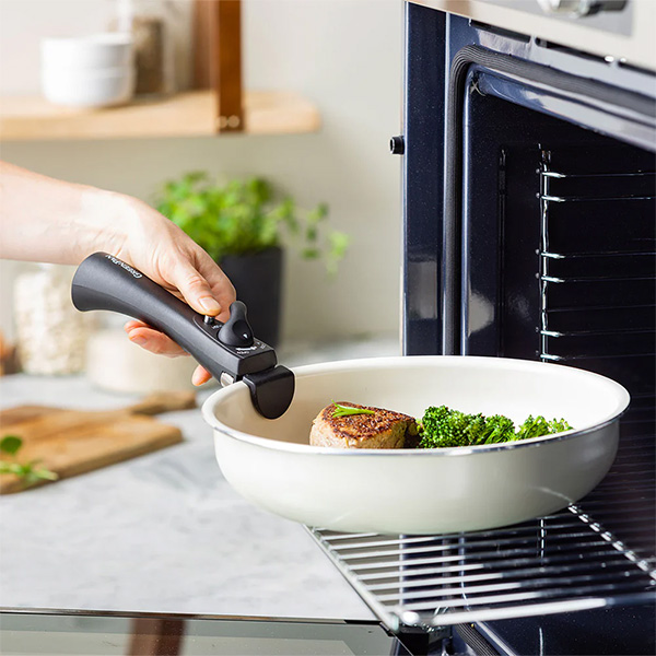 �q�O���[���p���r�N���b�N�V�F�t�Z�b�g5/�N���[���z���C�g