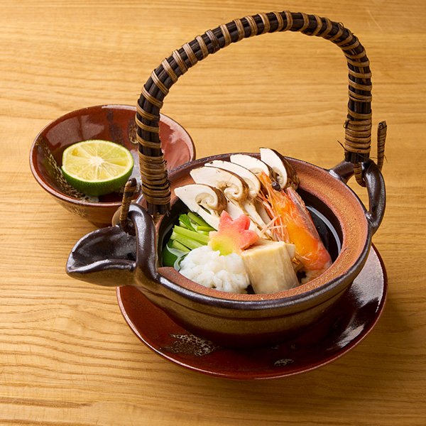 ○ 敬老の日 【9月20日・21日お届け】〈京料理 美濃吉〉国産松茸土瓶蒸し(2人前)