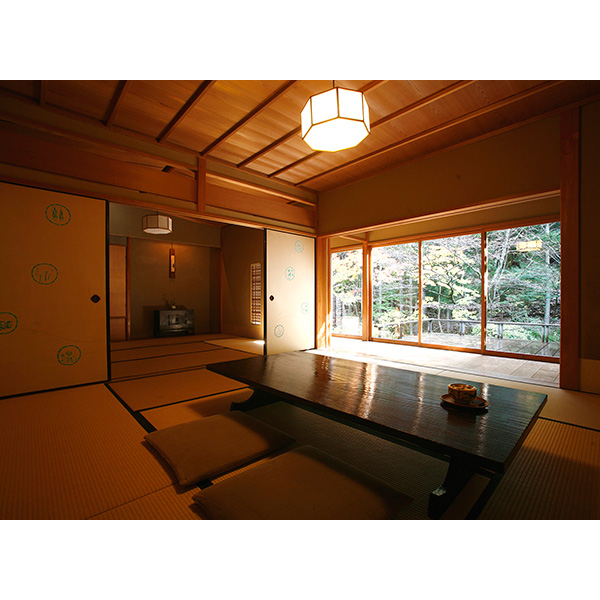 ○ 敬老の日 【9月20日・21日お届け】〈美山荘〉杉薫水羊羹(8個入)