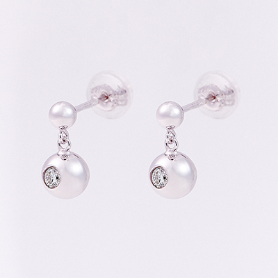 〈芝翫香〉K18WGダイヤモンドピアス・ラウンドスイング
