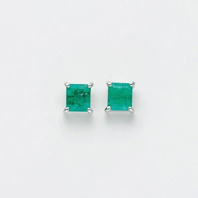 〈芝翫香〉Ptエメラルドピアス