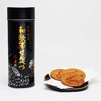 和歌山店取扱い商品〈鷹屋製菓〉和歌浦せんべい 45枚缶入り1本