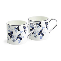 〈ウェッジウッド〉ストロベリー インクブルー マグ ペア