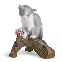 〈リヤドロ〉桜の咲く頃-仔猫